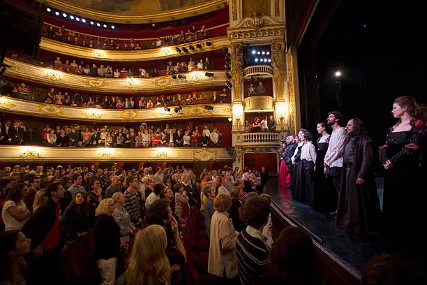 Comédie-Française : captation Théâtre à la table et live YouTube anniversaire de Molière, saisons 2024 et 2025